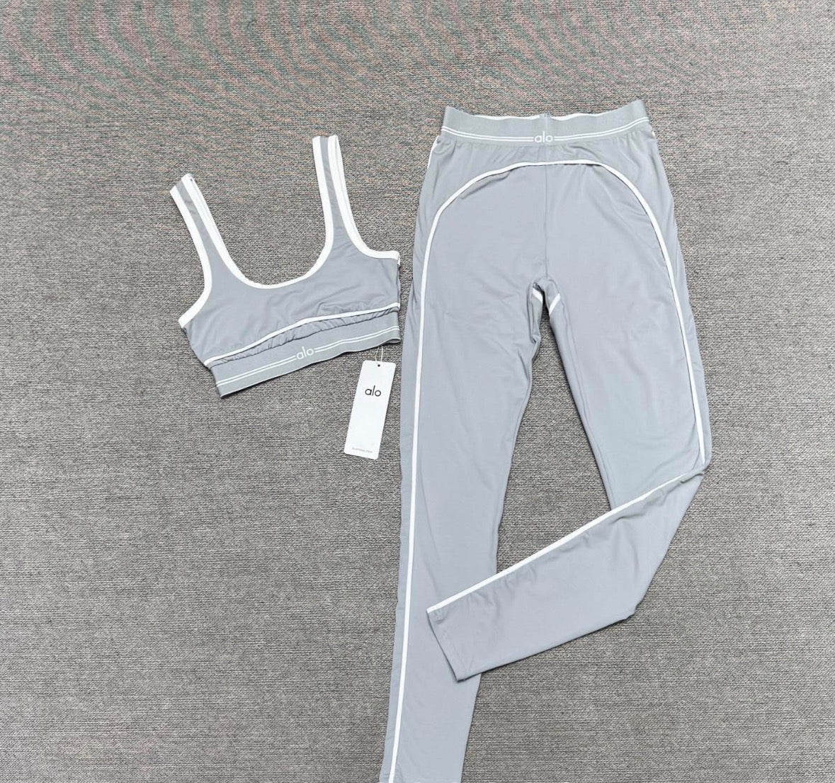 Ensemble T-Shirt Crop & Pantalon Fluide