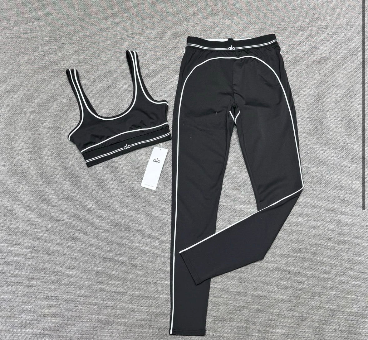 Ensemble T-Shirt Crop & Pantalon Fluide