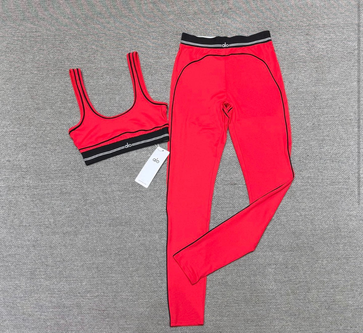 Ensemble T-Shirt Crop & Pantalon Fluide