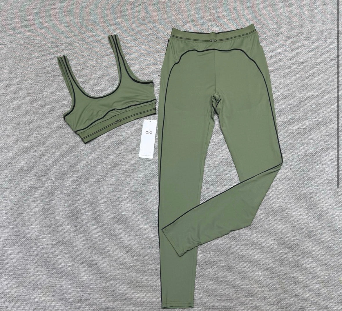 Ensemble T-Shirt Crop & Pantalon Fluide